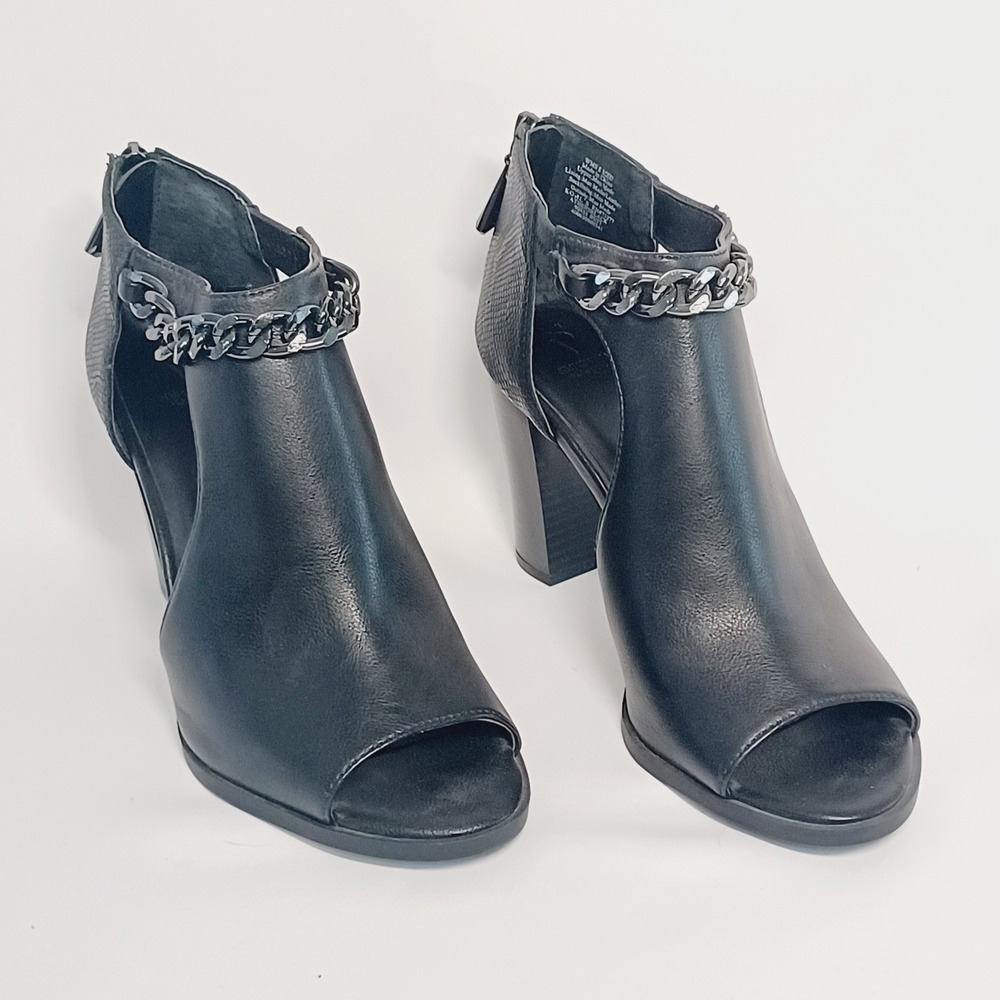 Simply Vera Wang Black Peep Toe Faux Leather Ankle Booties Chain Sz 8 Gothic